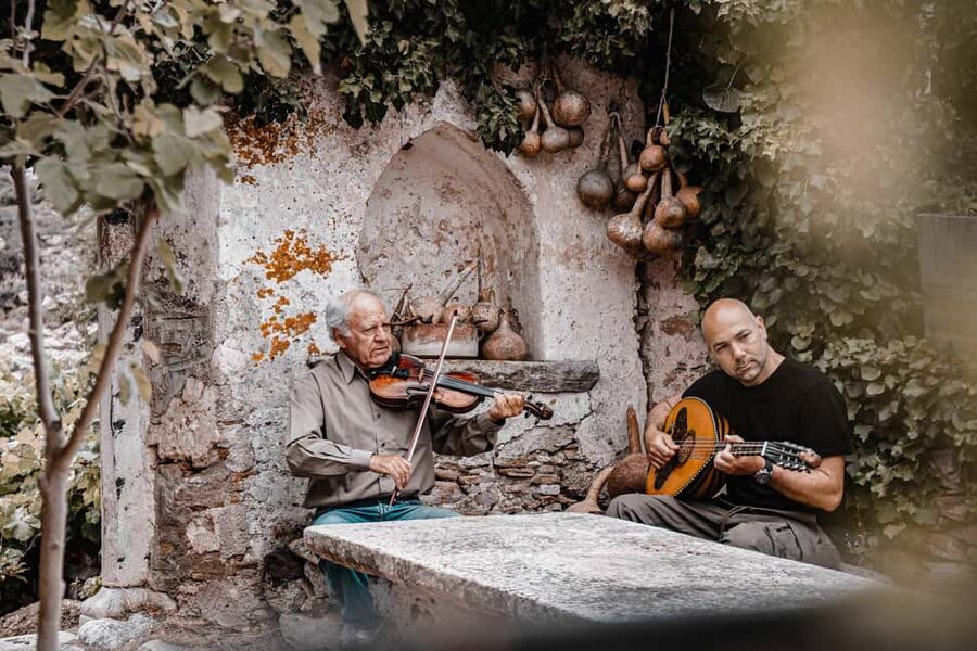 Naxos: Family Farm-table Cooking, Kouros Tour & Live Music - The Kouros of Melanes Statue Walk: Scenic Break While the Food Cooks