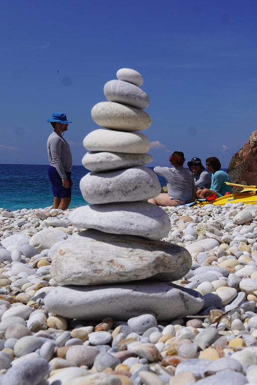 Naxos: Kampos Farm Sea Kayak Tour with Snorkeling & Picnic - The signature Naxian picnic: when the farm visit becomes lunch