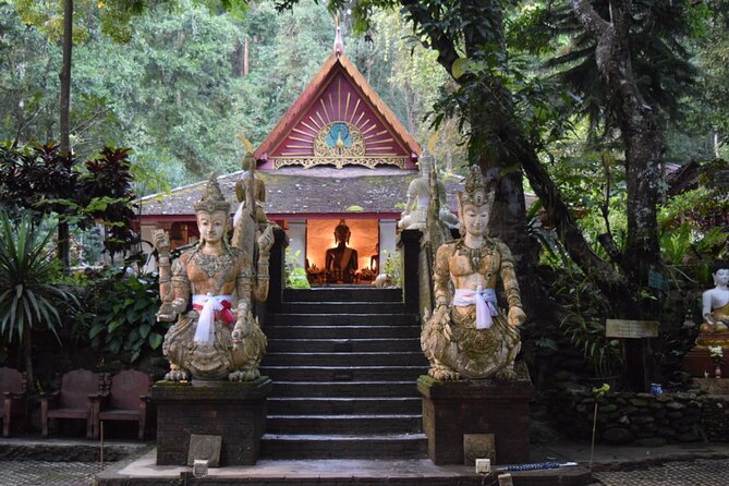 One Day Tour Doi Suthep Temple, Palad Temple, Orchid Farm, Longneck hill tribe village (Private tour) - Khao Soi Lunch and the Midday Rhythm of the Day