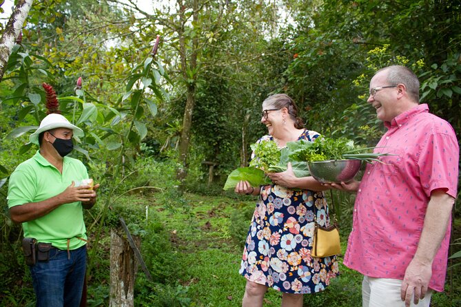 Private cooking class in organic farm at La Fortuna - Hands-on Costa Rican cooking: you’ll do real work