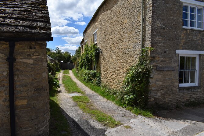 Private Downton Abbey Tour, including Bampton, Cogges Farm, and Highclere - Your day’s rhythm: private black cab timing across 9 hours