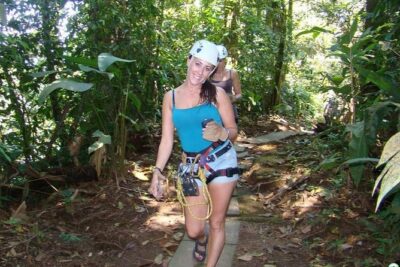Private Full-Day Mindo Cloud Forest,Butterfly Farm, Chocolate Tour bird watching - Private tour logistics: the “no-stress” value of being driven