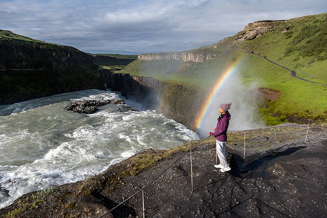 Private Golden Circle & Blue Lagoon Tour with Fridheimar Farm - Blue Lagoon with real waiting time (and an entry fee you must plan)