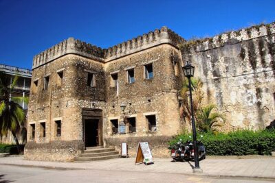 Private Stone Town & Spice Farm Tour - Stone Town stop: markets, monuments, and doorways with stories