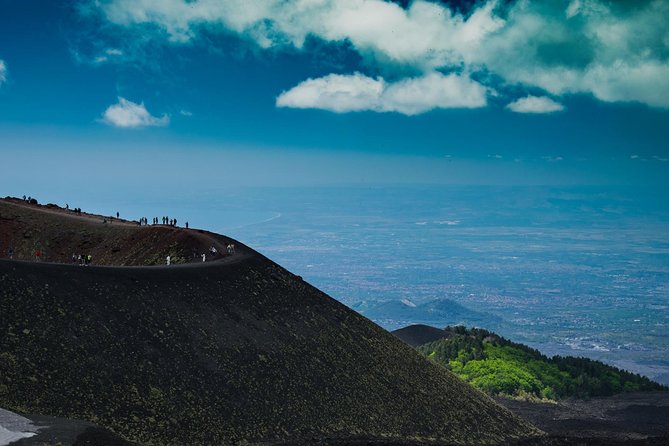 Private tour of Etna + Lunch in Pistachio Farm - The optional climb to 3,000 m: who should add it