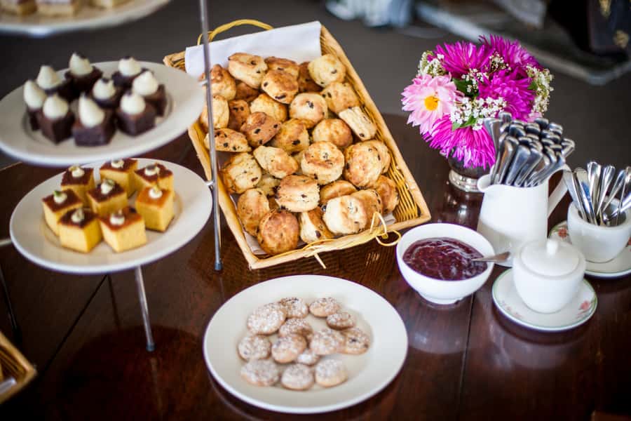 Queenstown: Queenstown Lake Cruise and Walter Peak Farm Tour - Afternoon tea at the farm: why the food is more than a perk