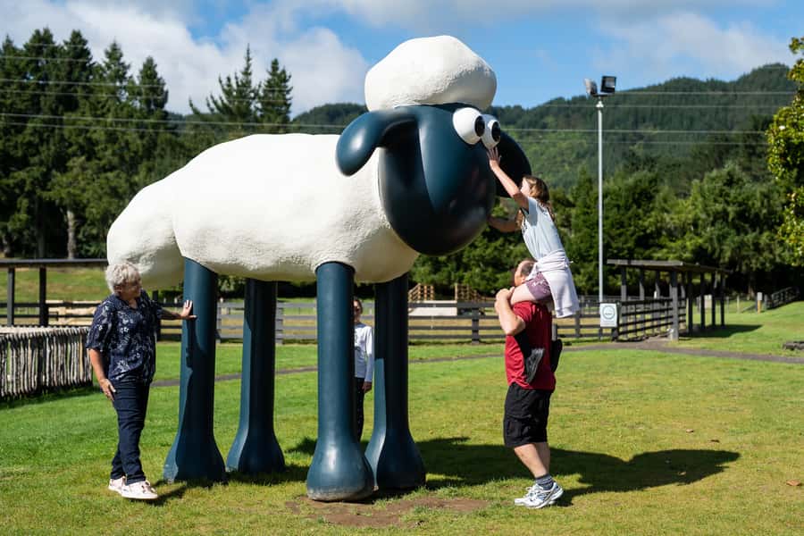 Rotorua: Authentic Kiwi Farm Experience at the Agrodome - Farm Nursery Time: Hand-Feeding Baby Animals Up Close