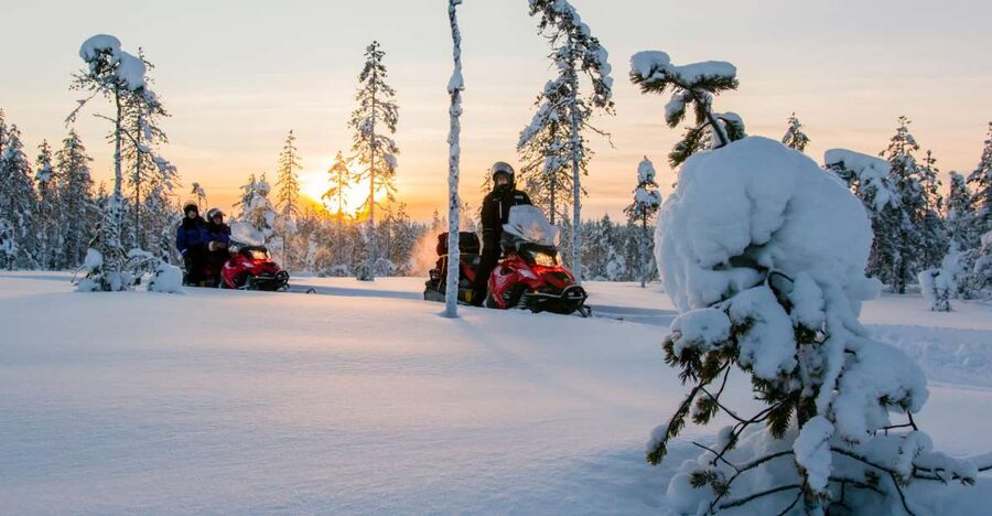Rovaniemi: Snowmobile Safari to a Reindeer Farm - Your 3-hour Rovaniemi plan: snowmobile, reindeer, hot drinks