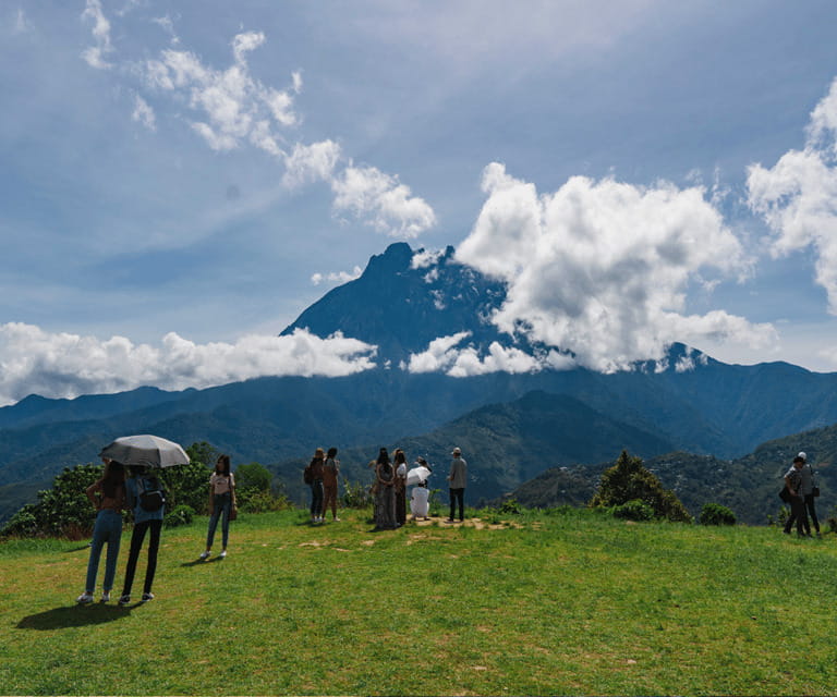 Sabah: Kinabalu Park, Hot Springs, and Cow Farm Day Tour - Pekan Nabalu Weekly Market: Fruits, Snacks, and Quick Local Flavor
