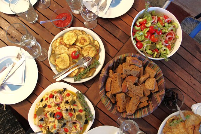 Santorini Family Farm Food & Wine Tour with Cooking Class - Group size, pacing, and what to expect in real time