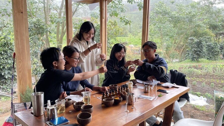 Scented candle workshop at Twin Beans Farm - Da Lat suburb - Decorating your masterpiece (and taking home a real souvenir)