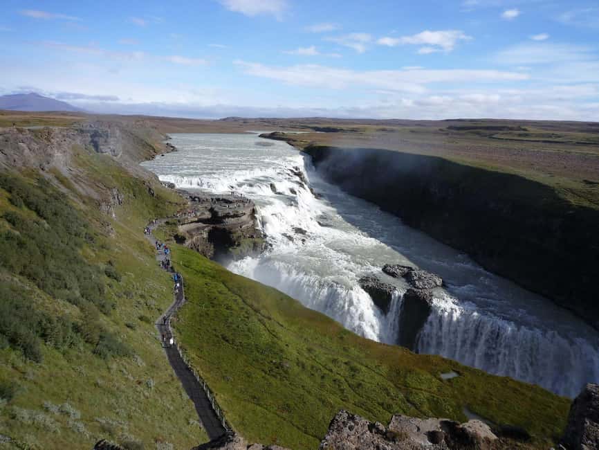 Small Group Golden Circle Tour w/ Kerid & Tomato Farm Visit - Small-group Golden Circle: A calmer way to hit Iceland’s big three