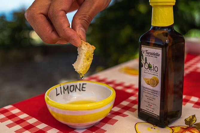 Sorrento Ape Tour, Lemon Garden, Mozzarella Show & Pizza Class - The Neapolitan pizza lesson in Schiazzano