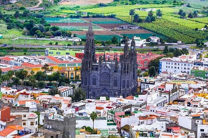 Tour to Arucas, Teror, Aloe Vera farm - Highlights - Teror and the Basilica stop: balconies, faith, and quick architecture time