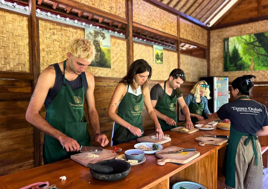 Ubud: Balinese Cooking Class at an Organic Farm - Six Balinese Meals You Can Recreate (Regular Menu)