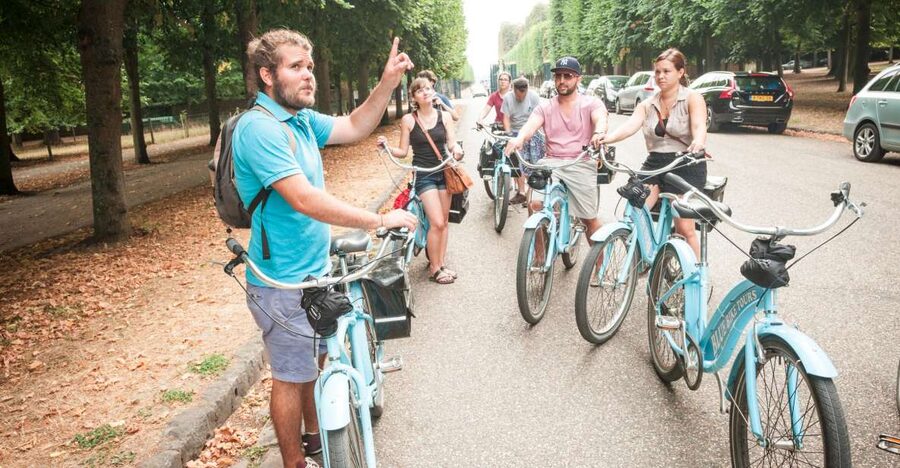 Versailles Bike Tour with Palace & Queen Farm Entrance - Starting in Paris: From Gare Saint-Lazare to the Versailles Rhythm