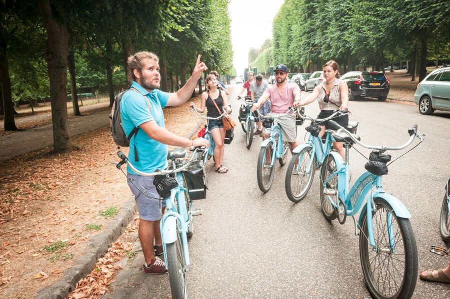 Versailles Bike Tour with Palace & Queen Farm Entrance - Versailles Farmers Market Picnic: Choose Lunch Like a Local
