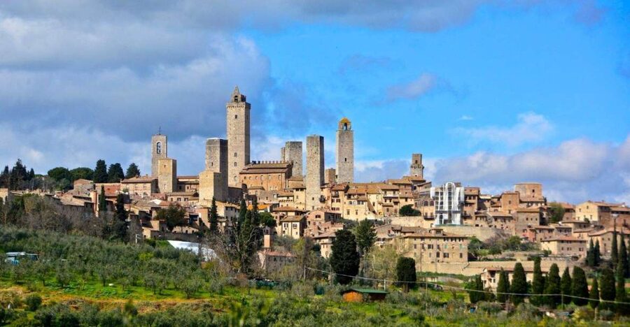 Visit Siena and San Gimignano with lunch at a family farm - Why Siena + San Gimignano works better together than alone