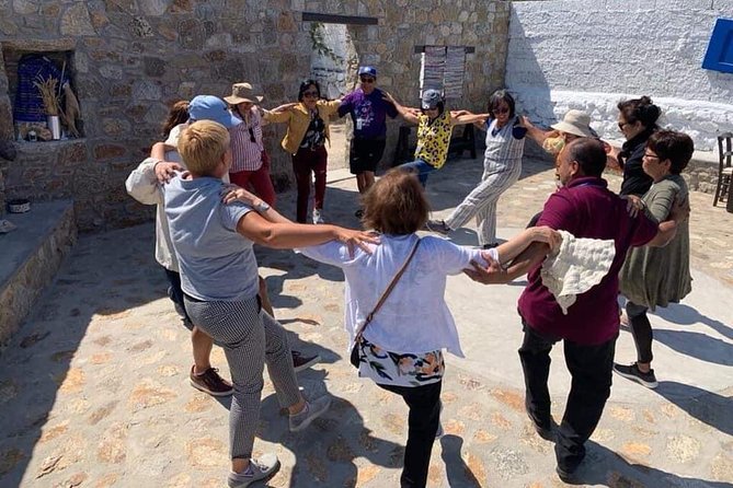 Wine Tasting Tour at a traditional farm in Mykonos - Pairing Time: Local Snacks, Cheese, and What to Expect on Hunger