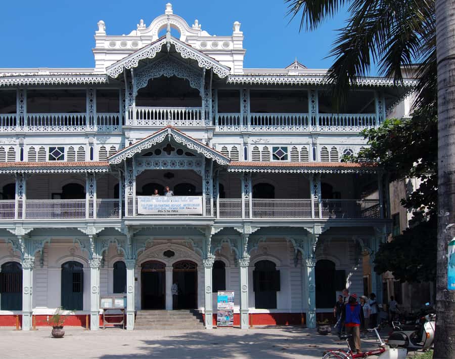 Zanzibar: Stone Town City Tour and Spice Farm with Lunch - Market Time and the Fish Auctions: Real Zanzibar, Not Just Sets