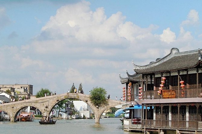 Zhujiajiao Water Town Private Tour with Local Farm Visit and Fruit Picking - Lunch at an Authentic Restaurant: Simple, Included, and Timed for the Day